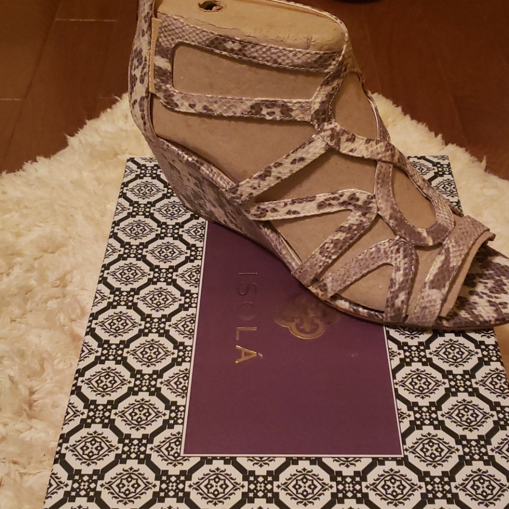 Isola wedge sandals
